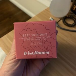 Iris & Romeo - Rich shade, full size